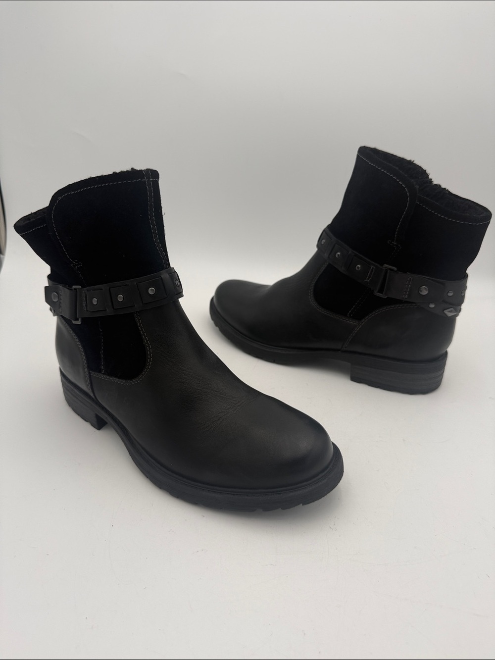 Earth Women's Black Leather Ankle Boots women 10M Studded Strap faux fur lined